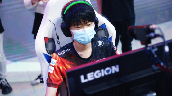 与球队的适 与球队的适