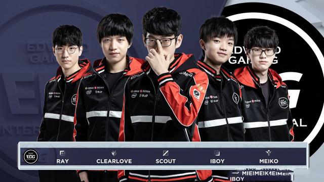 光影交织下 光影交织下